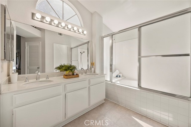 13639 Meadow Crest Drive, Chino Hills CA: https://media.crmls.org/medias/337c6a1e-8cc9-4a5b-8053-13079420e718.jpg