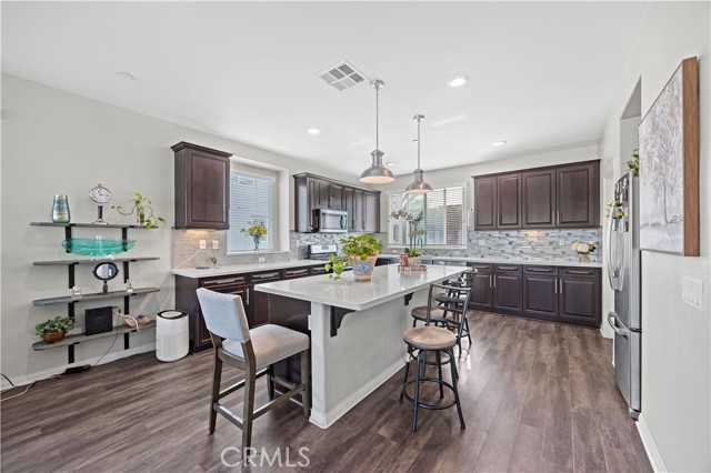 Detail Gallery Image 5 of 37 For 14404 Kiwi Ln #6,  Gardena,  CA 90247 - 4 Beds | 3/1 Baths