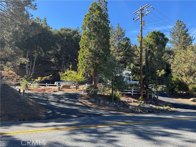 Detail Gallery Image 4 of 57 For 5180 Lone Pine Canyon, Wrightwood,  CA 92397 - 4 Beds | 2 Baths