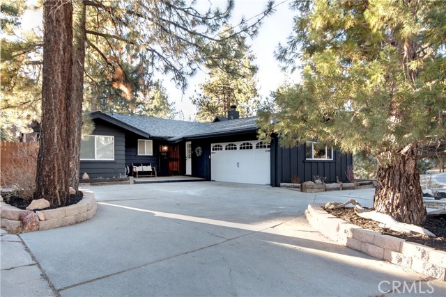 Detail Gallery Image 2 of 46 For 542 Edgemoor Rd, Big Bear Lake,  CA 92315 - 2 Beds | 2 Baths