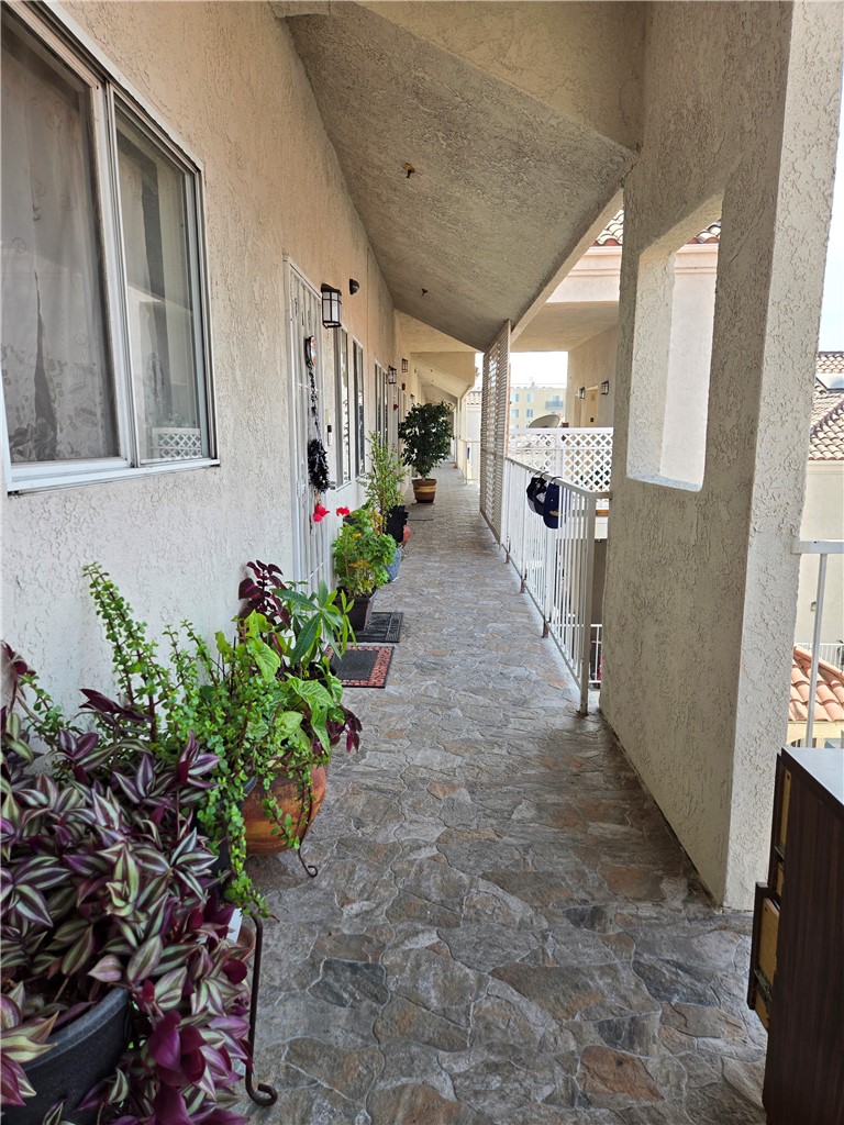 Detail Gallery Image 14 of 24 For 6140 Rugby Ave #318,  Huntington Park,  CA 90255 - 2 Beds | 2 Baths