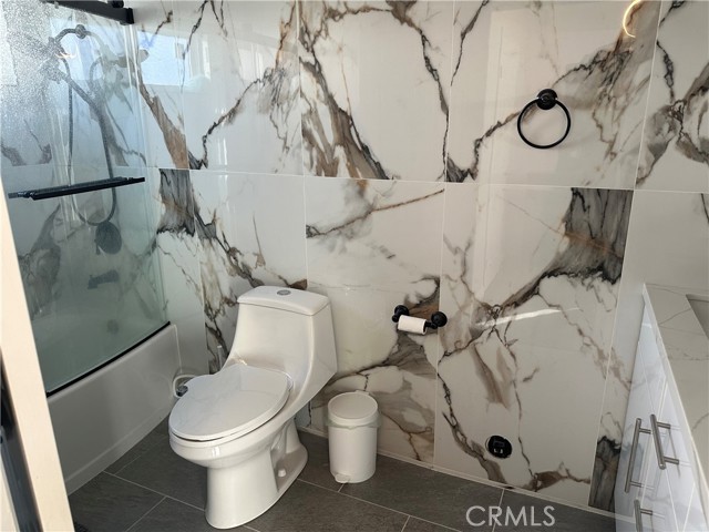 20723 Dolorosa Street, Woodland Hills CA: https://media.crmls.org/medias/337fad3a-f793-4c95-ae28-654b23bb4053.jpg