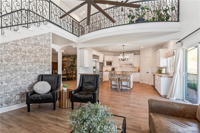 22941 Gold Rush Place, Canyon Lake CA: https://media.crmls.org/medias/337ff2d2-421a-4401-ad98-cc2ab53d78f1.jpg