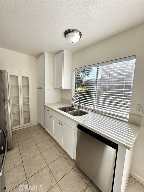 Detail Gallery Image 7 of 18 For 960 E Bonita Ave #113,  Pomona,  CA 91767 - 1 Beds | 1 Baths