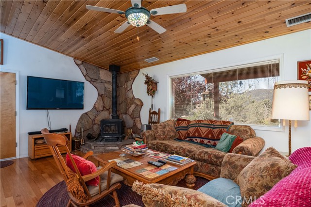 Detail Gallery Image 8 of 36 For 45464 Sno Flake Ln, Ahwahnee,  CA 93601 - 3 Beds | 2 Baths