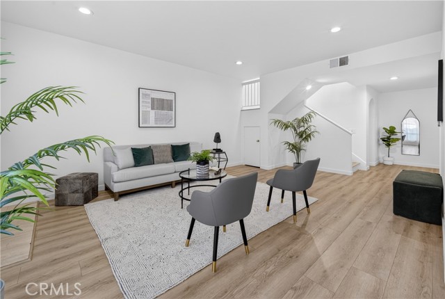 Detail Gallery Image 6 of 47 For 5534 Las Virgenes #119,  Calabasas,  CA 91302 - 3 Beds | 2/1 Baths