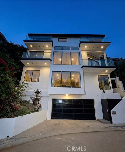 4 Bed Home for Sale in Los Angeles, California