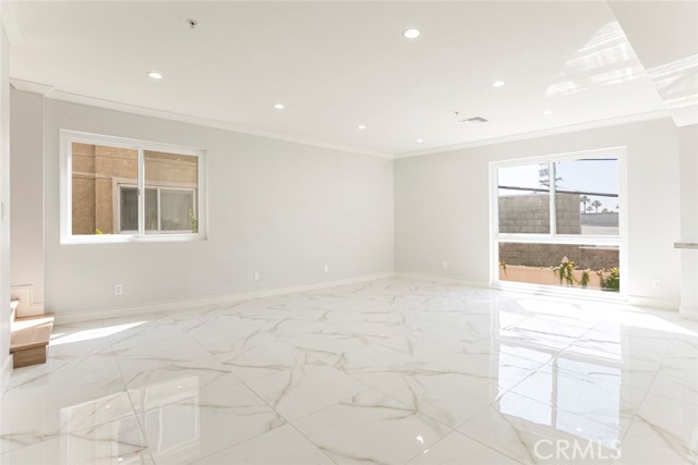 116 W Maple, Glendale CA: https://media.crmls.org/medias/338238f1-9e33-4ea1-a577-a6b72dfc7ee1.jpg