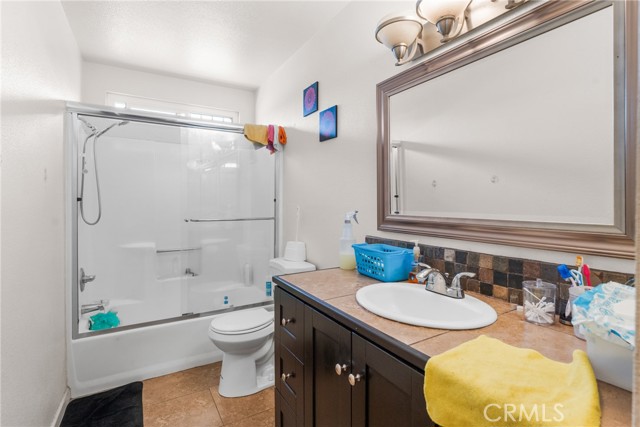 15419 Wichita Road, Apple Valley CA: https://media.crmls.org/medias/33824d20-8b1f-488d-860a-e5ac8edcd539.jpg