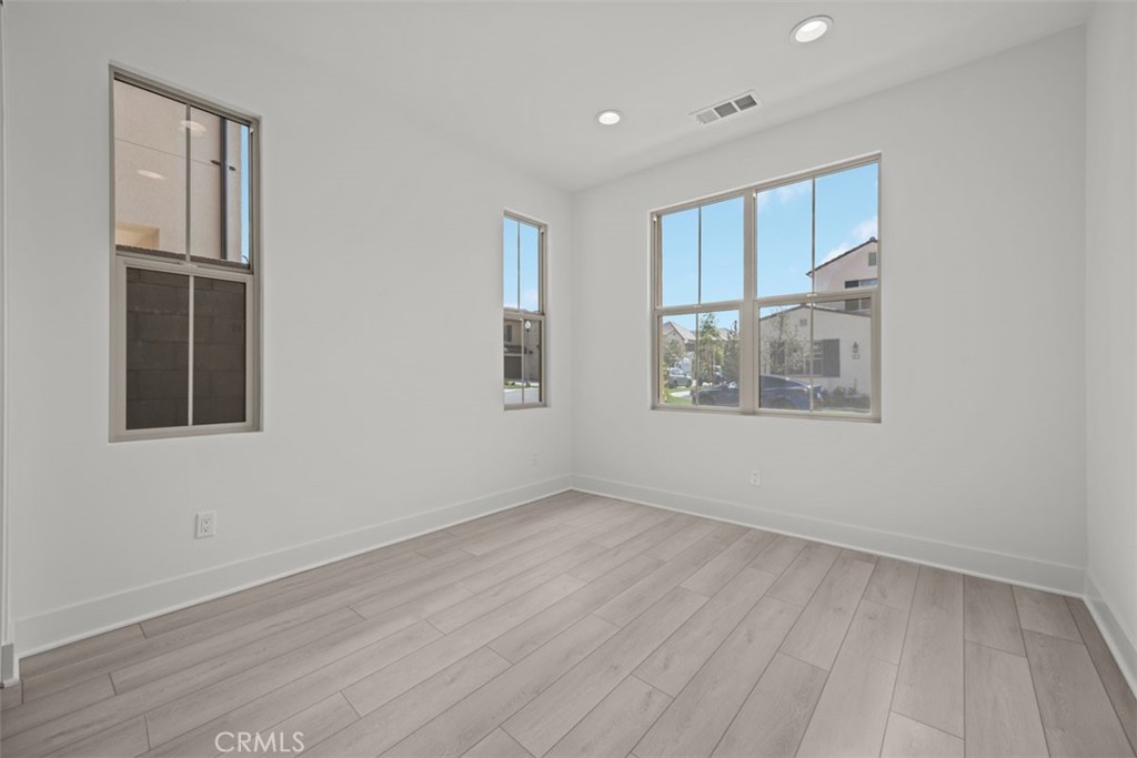 MLS #OC25217448 image #6