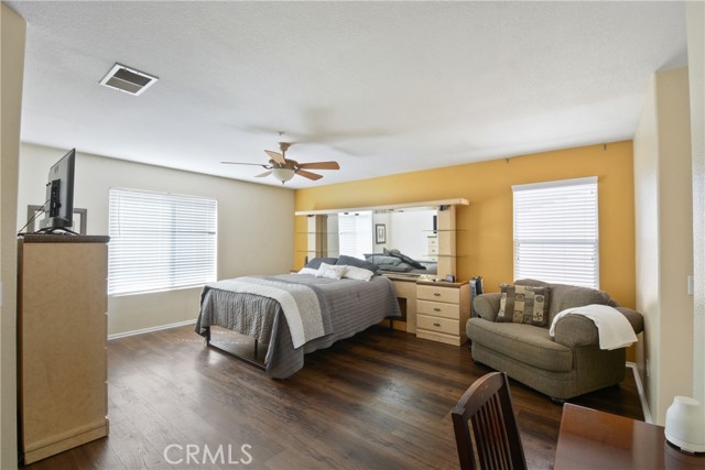 Detail Gallery Image 16 of 24 For 17049 La Vesu Rd., Fontana,  CA 92337 - 4 Beds | 2/1 Baths