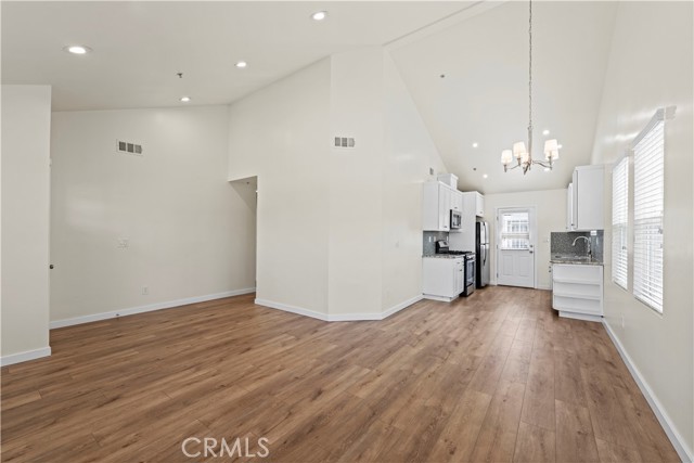 Detail Gallery Image 4 of 25 For 6736 Kraft Ave, North Hollywood,  CA 91606 - 3 Beds | 2 Baths