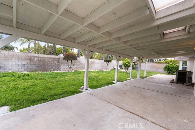 343 W Orchard Street, Rialto CA: https://media.crmls.org/medias/33835e43-00d2-4f35-acd5-2f30e5ba0ff6.jpg