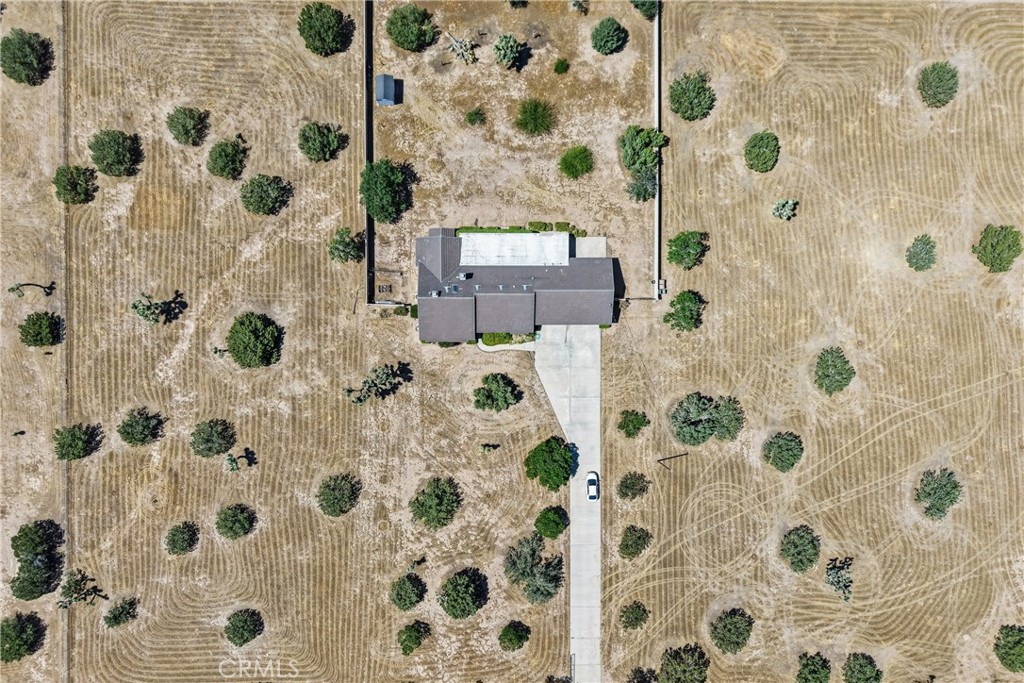 https://media.crmls.org/medias/338471f4-68c7-43b2-a6cd-7014b168ae46.jpg?preset=X-Large