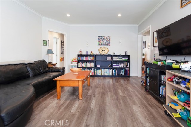 Detail Gallery Image 8 of 36 For 4856 Riverton Ave, North Hollywood,  CA 91601 - 2 Beds | 2 Baths