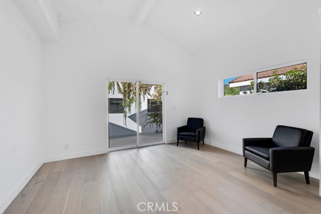 Detail Gallery Image 20 of 54 For 4941 Hesperia Ave, Encino,  CA 91316 - 5 Beds | 4 Baths