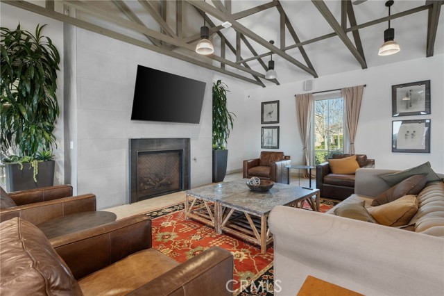 3134 E La Avenida Drive, Ontario CA: https://media.crmls.org/medias/3385a685-6f2c-4730-8093-73bd0145e805.jpg