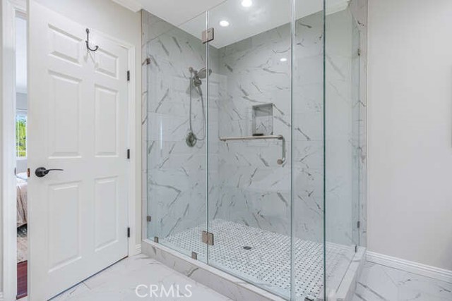 Detail Gallery Image 16 of 30 For 3325 Alginet, Encino,  CA 91436 - 6 Beds | 4/1 Baths