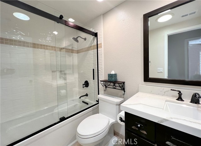 Detail Gallery Image 13 of 19 For 21520 via La Naranja, Yorba Linda,  CA 92886 - 3 Beds | 2 Baths