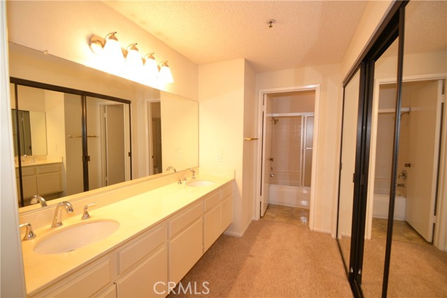 Detail Gallery Image 10 of 20 For 2559 Plaza Del Amo #211,  Torrance,  CA 90503 - 2 Beds | 2/1 Baths