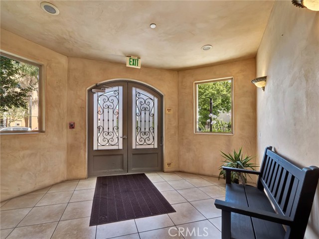 Detail Gallery Image 4 of 21 For 11280 La Maida #401,  North Hollywood,  CA 91601 - 3 Beds | 2/1 Baths