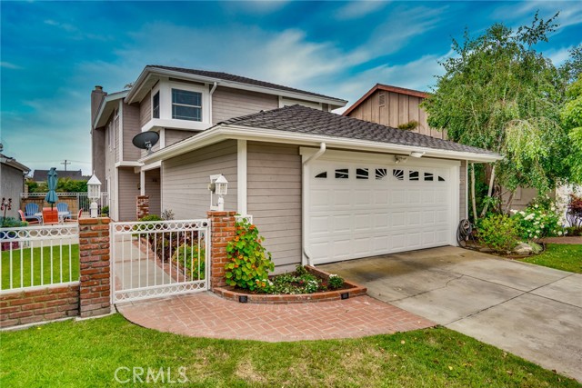 7832 Lori Dr, Huntington Beach, CA 92648