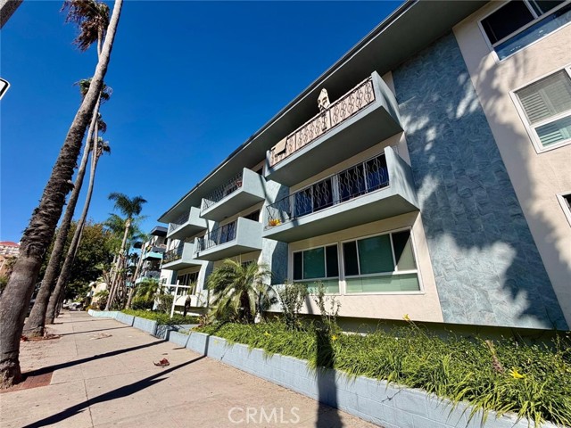 1139 East Ocean Boulevard, 108