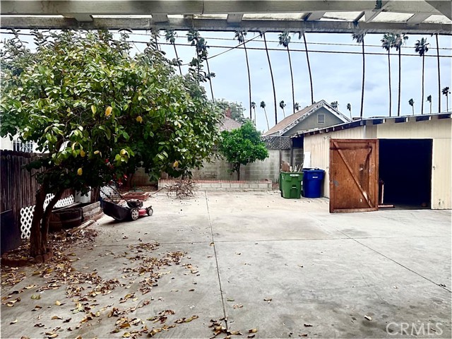 Detail Gallery Image 33 of 37 For 2129 30th W 30th, Los Angeles,  CA 90018 - 4 Beds | 1 Baths