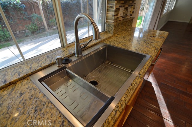 Detail Gallery Image 12 of 52 For 9595 Shadowgrove Dr, Rancho Cucamonga,  CA 91730 - 5 Beds | 3 Baths