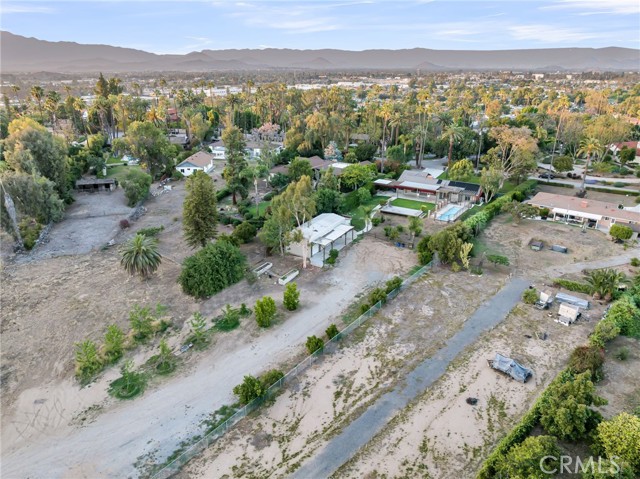 2886 Mcallister Street, Riverside CA: https://media.crmls.org/medias/338803b2-faaf-4d8a-9f2e-cf31aaf9cc1f.jpg