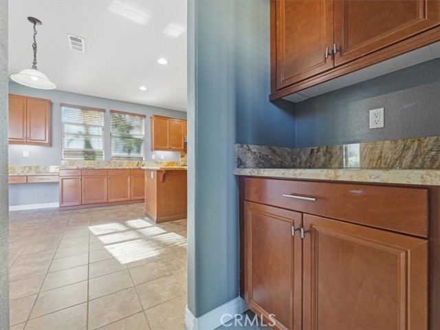 Detail Gallery Image 17 of 60 For 2947 Gilbert Ave, Corona,  CA 92881 - 6 Beds | 4/1 Baths