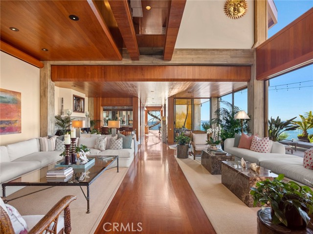 2597 S. Coast Highway, Laguna Beach CA: https://media.crmls.org/medias/33891177-4e41-4ade-8b17-1119f3f25303.jpg