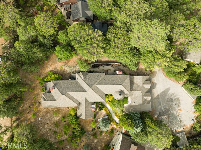Detail Gallery Image 3 of 30 For 1036 Mallard Dr, Lake Arrowhead,  CA 92352 - 5 Beds | 4/1 Baths