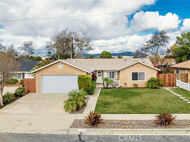 Detail Gallery Image 1 of 1 For 2171 Torrance St, Simi Valley,  CA 93065 - 4 Beds | 2 Baths