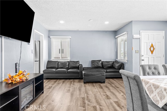 Detail Gallery Image 4 of 26 For 12822 Hensel, Baldwin Park,  CA 91706 - 4 Beds | 2 Baths