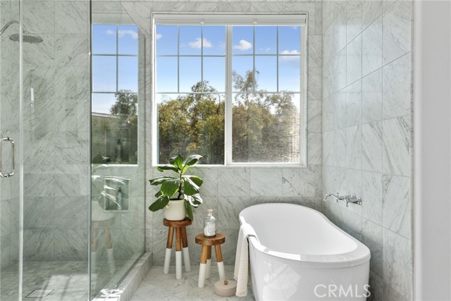 24229 La Montura Drive, Valencia CA: https://media.crmls.org/medias/338c29b8-d2f8-42bd-9863-0c5fdb1c6f69.jpg