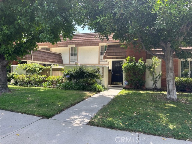 22309 James Alan Circle, Chatsworth CA: https://media.crmls.org/medias/338c43df-86c7-481b-a443-b24e231a9ece.jpg