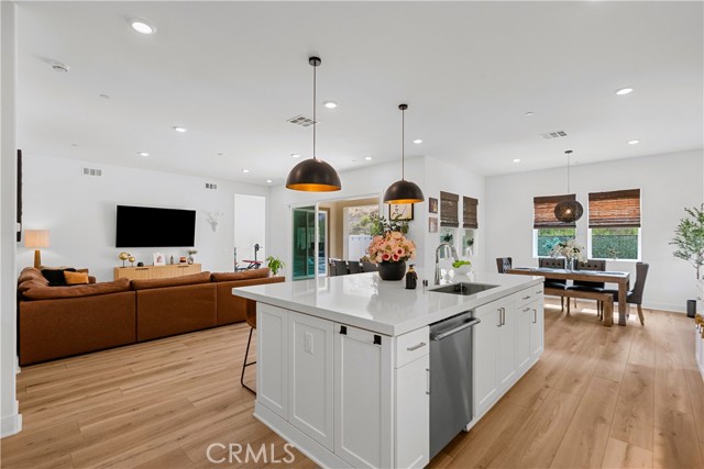 29467 Camino Saguaro, Valencia CA: https://media.crmls.org/medias/338c538e-51f8-48d1-8359-91a6bf432b8a.jpg