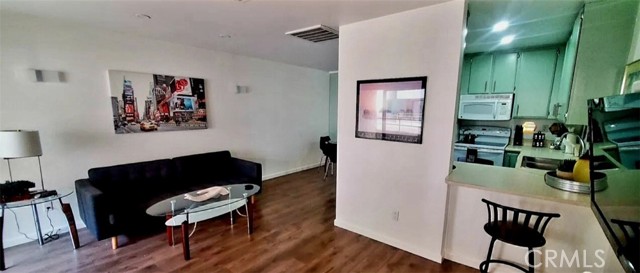 Detail Gallery Image 5 of 13 For 467 S Calle El Segundo #D3,  Palm Springs,  CA 92262 - 1 Beds | 1 Baths