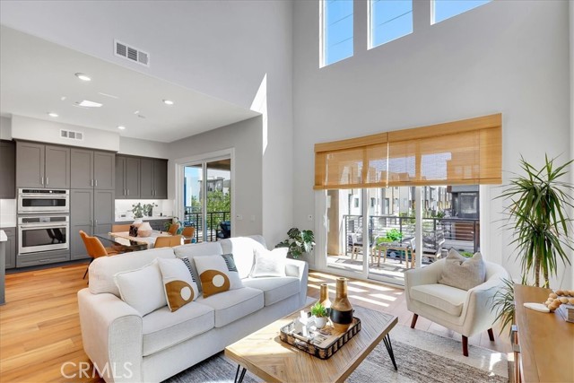 Detail Gallery Image 9 of 49 For 137 Rondo, Irvine,  CA 92618 - 3 Beds | 3 Baths