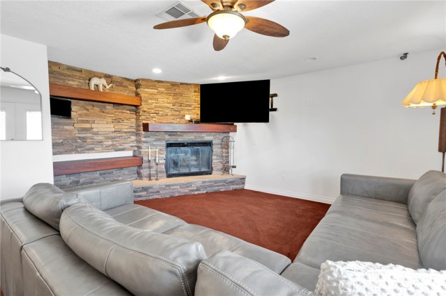 Detail Gallery Image 12 of 58 For 18186 Bangor, Hesperia,  CA 92345 - 4 Beds | 3 Baths