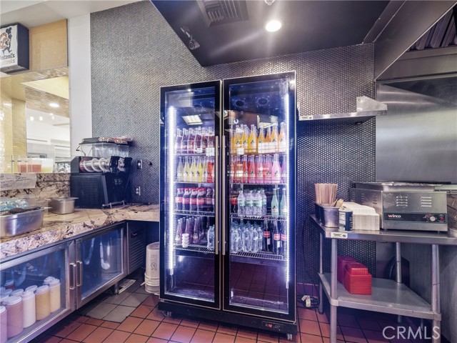 0 Manny's Reloaded, Victorville CA: https://media.crmls.org/medias/338d84d5-7d85-49ed-8482-7390908b19d9.jpg
