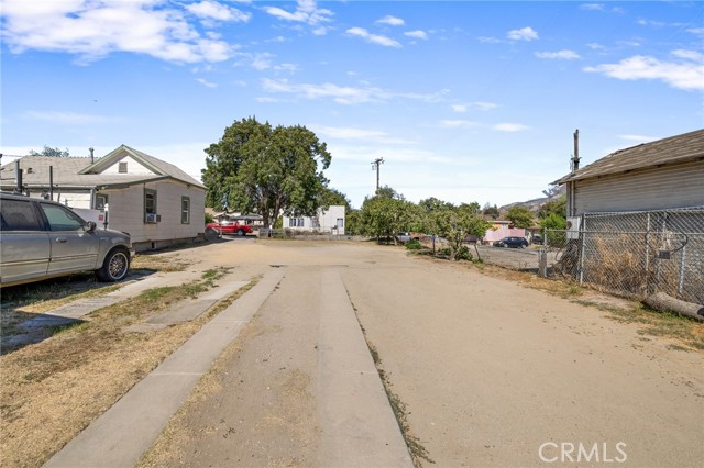 214 S Ojai Street, Santa Paula CA: https://media.crmls.org/medias/338dbbfe-d77a-4d04-b349-78fe4a59828d.jpg