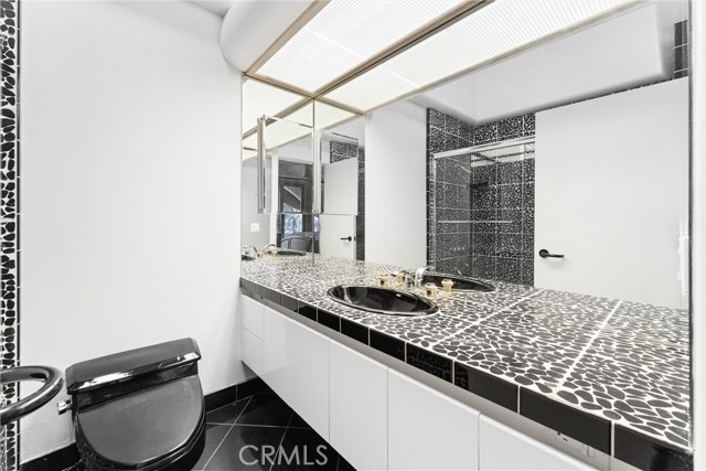2360 Boulder Bluffs Court, Riverside CA: https://media.crmls.org/medias/338dcd05-436b-44b6-91f3-bf68f32d305c.jpg