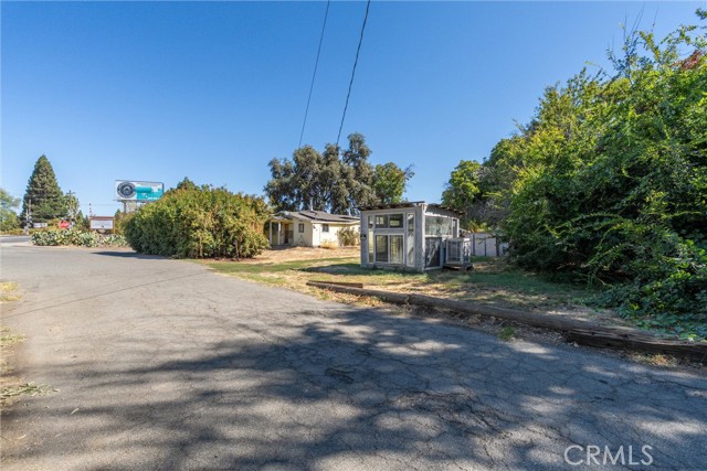 2064 Kennedy Ave, Chico CA: https://media.crmls.org/medias/338e3ee7-b4b6-4000-aea6-5bdeeb232c20.jpg