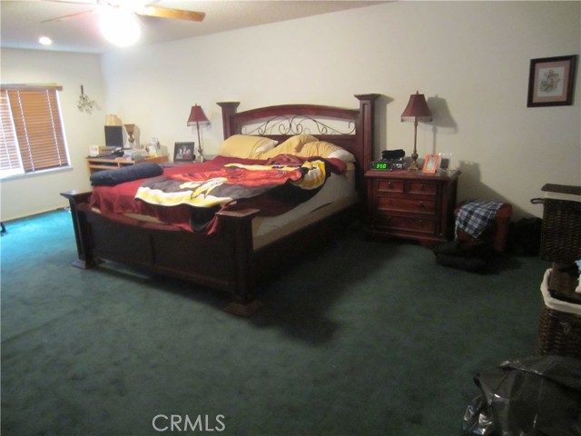 Detail Gallery Image 14 of 21 For 2393 Cragmont Ct, Simi Valley,  CA 93065 - 4 Beds | 2/1 Baths