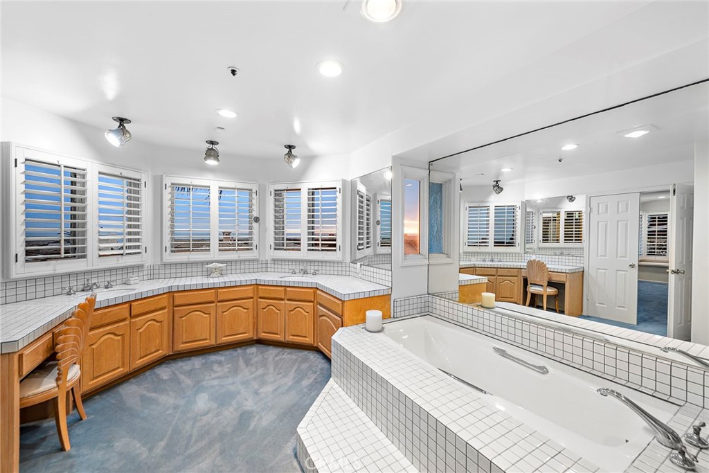 338e5ecb 6a70 446f B8ab 9a032852c115