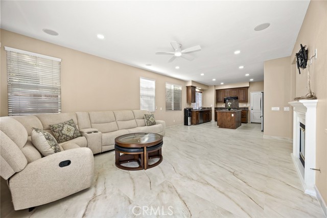 Detail Gallery Image 10 of 38 For 8180 E Brookdale Ln, Anaheim Hills,  CA 92807 - 6 Beds | 4 Baths