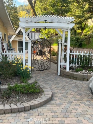 Detail Gallery Image 7 of 9 For 23663 Lake Dr, Crestline,  CA 92587 - 4 Beds | 3 Baths