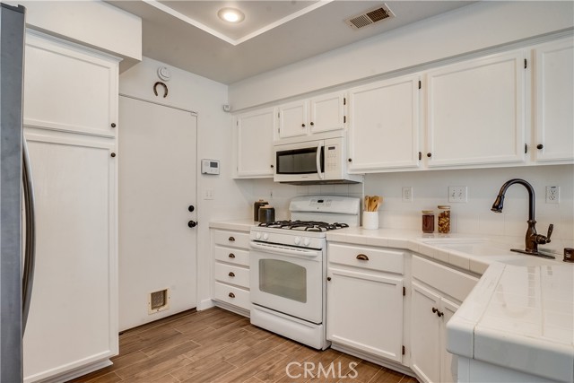 Detail Gallery Image 9 of 34 For 81 Anacapa Ct, Lake Forest,  CA 92610 - 2 Beds | 2/1 Baths